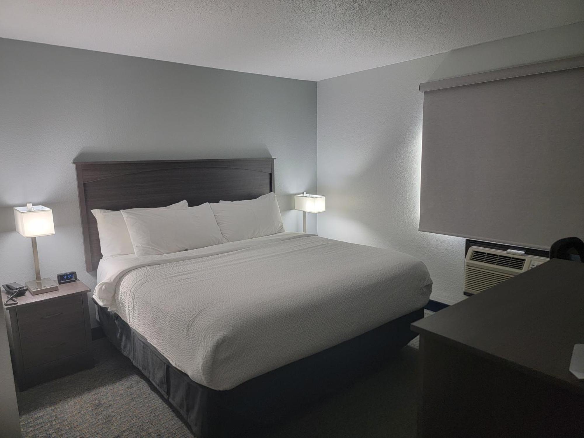 Americas Best Value Inn&Suites Bismarck Exterior foto