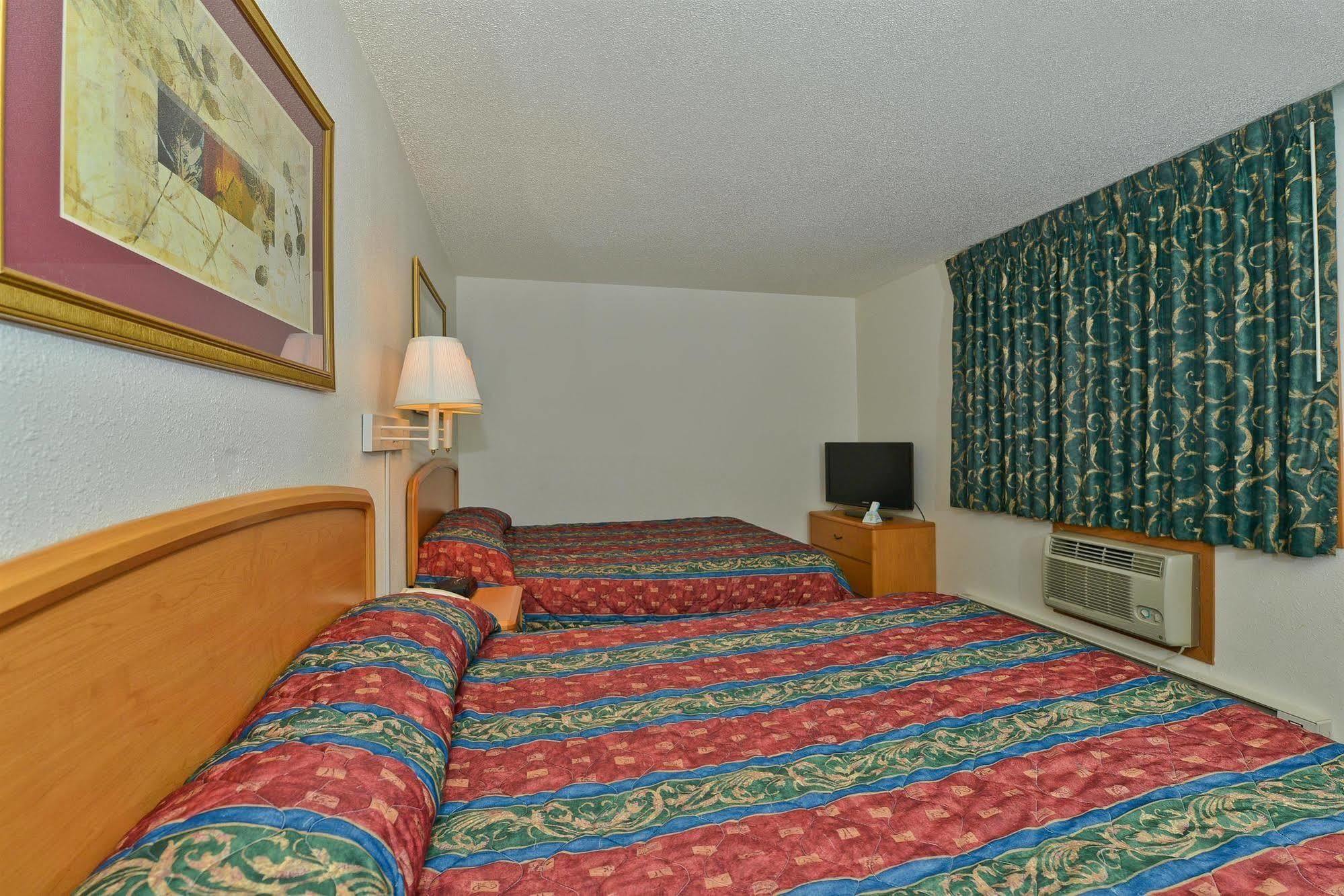 Americas Best Value Inn&Suites Bismarck Habitación foto